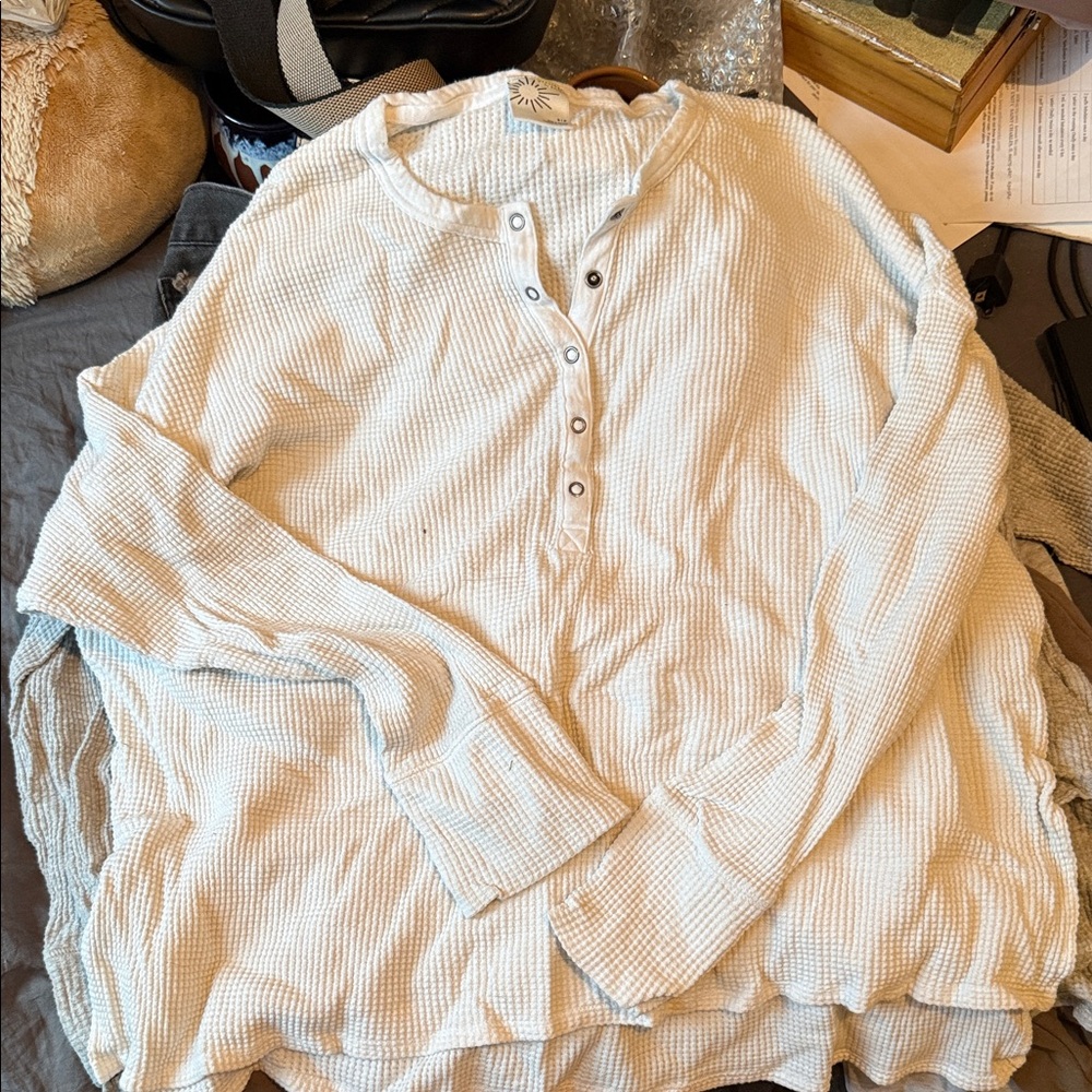 Women's white Long Sleeve Top